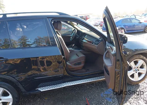 2010 BMW X5 xDrive30I z USA, uszkodzony, nr VIN 5UXFE4C53AL381092